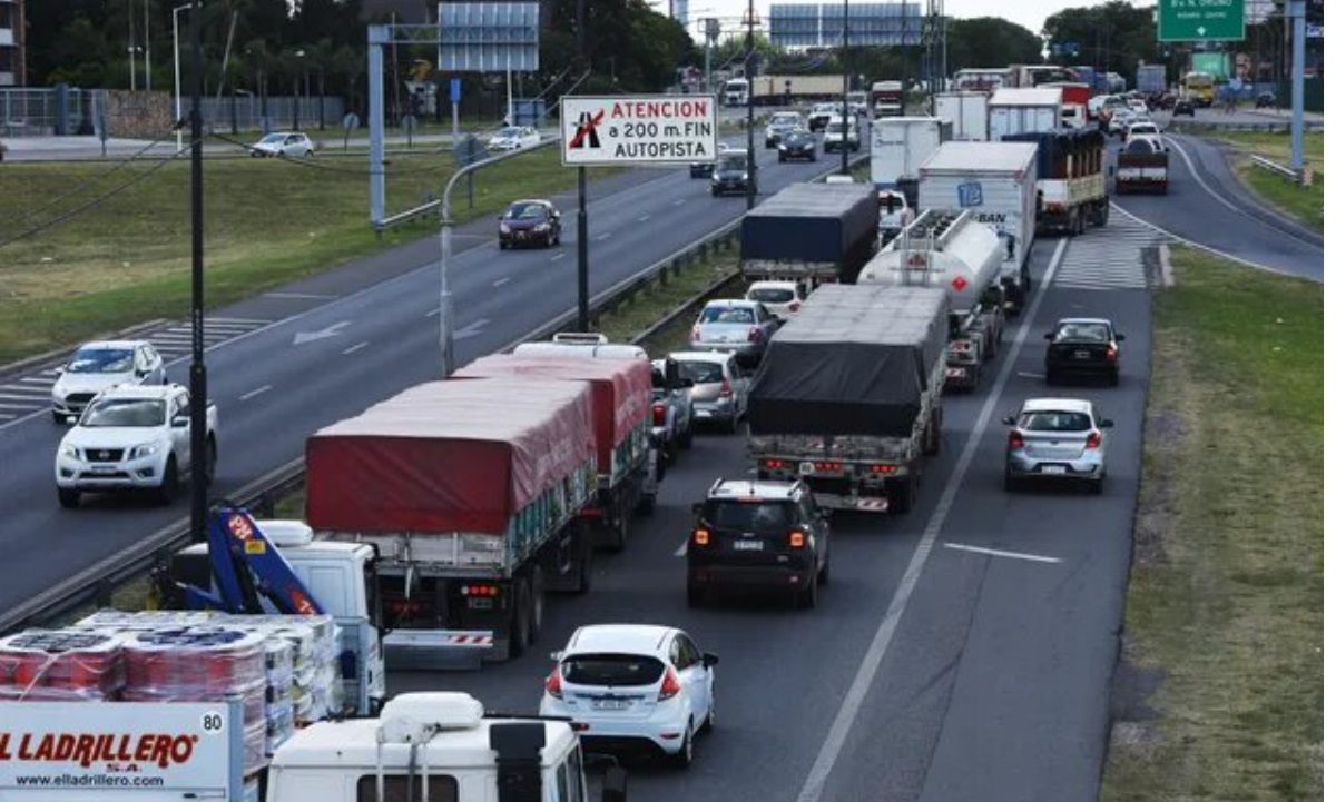 La expansión de Funes plantea la urgencia de planificar una infraestructura vial y de transporte metropolitano